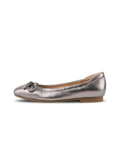 Camelle in Metallic Pewter